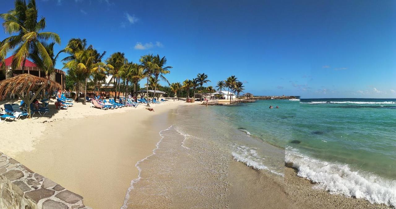 Studio avec GRANDE PISCINE, PLAGE Vanille Caraïbes Saint-Francois  Extérieur photo
